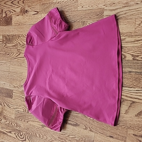 (S) RW&CO. Solid Color Eyelet Puff Statement Sleeves - Picture 8 of 8